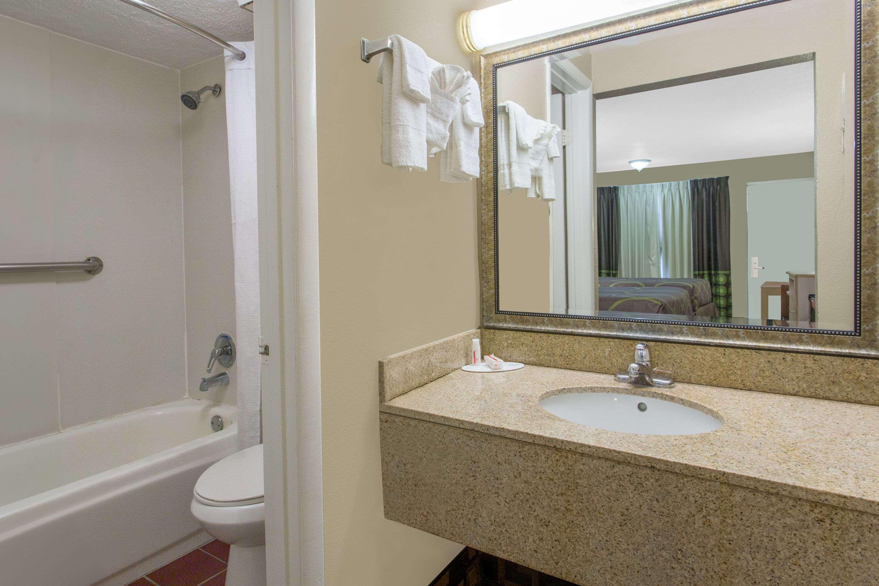 Super 8 By Wyndham Antioch/Nashville South East Exterior photo